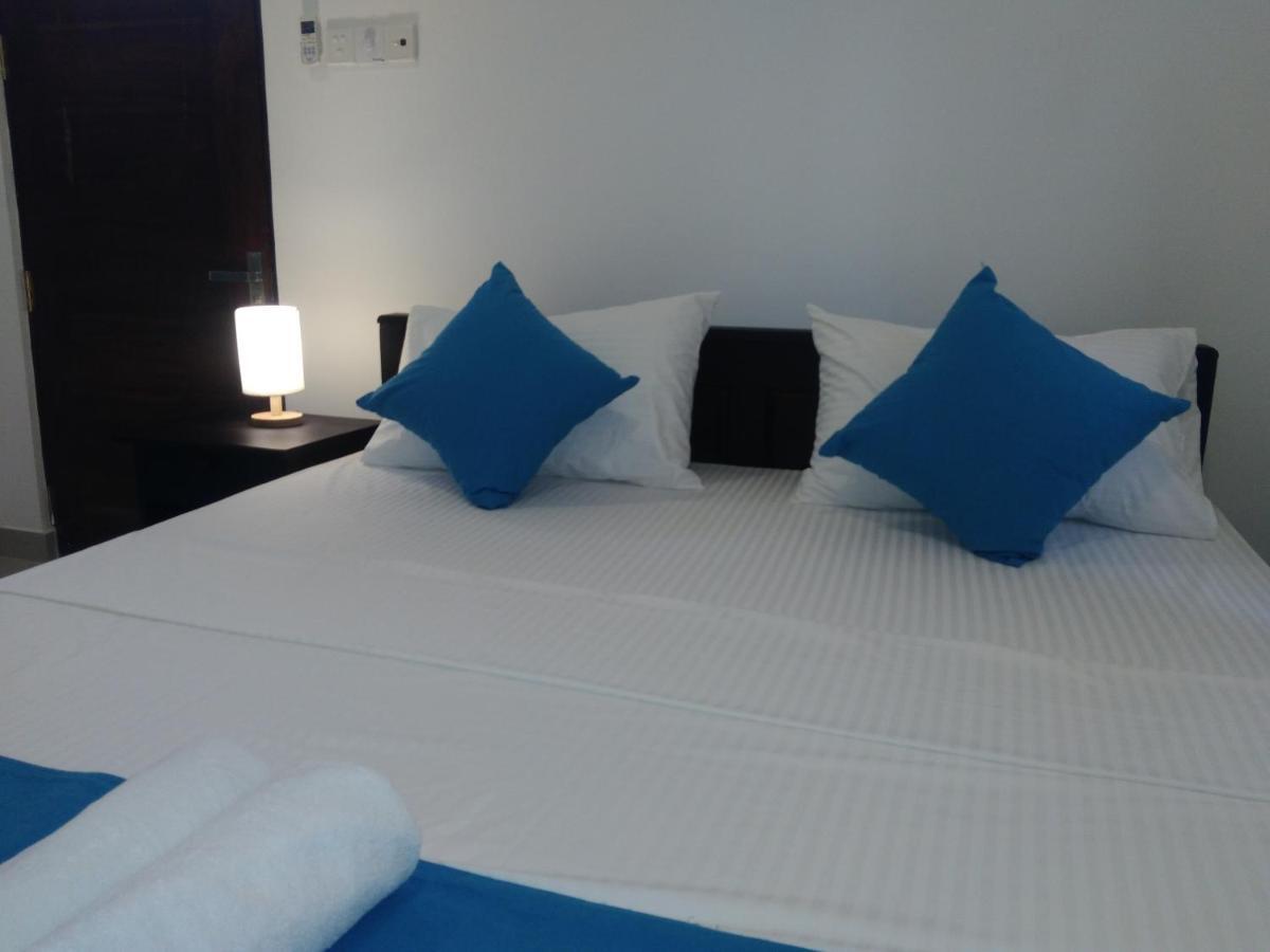 Queens Airport Residence Negombo Buitenkant foto