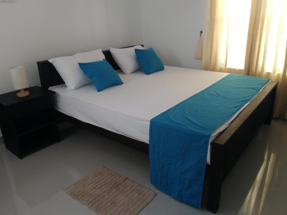 Queens Airport Residence Negombo Buitenkant foto