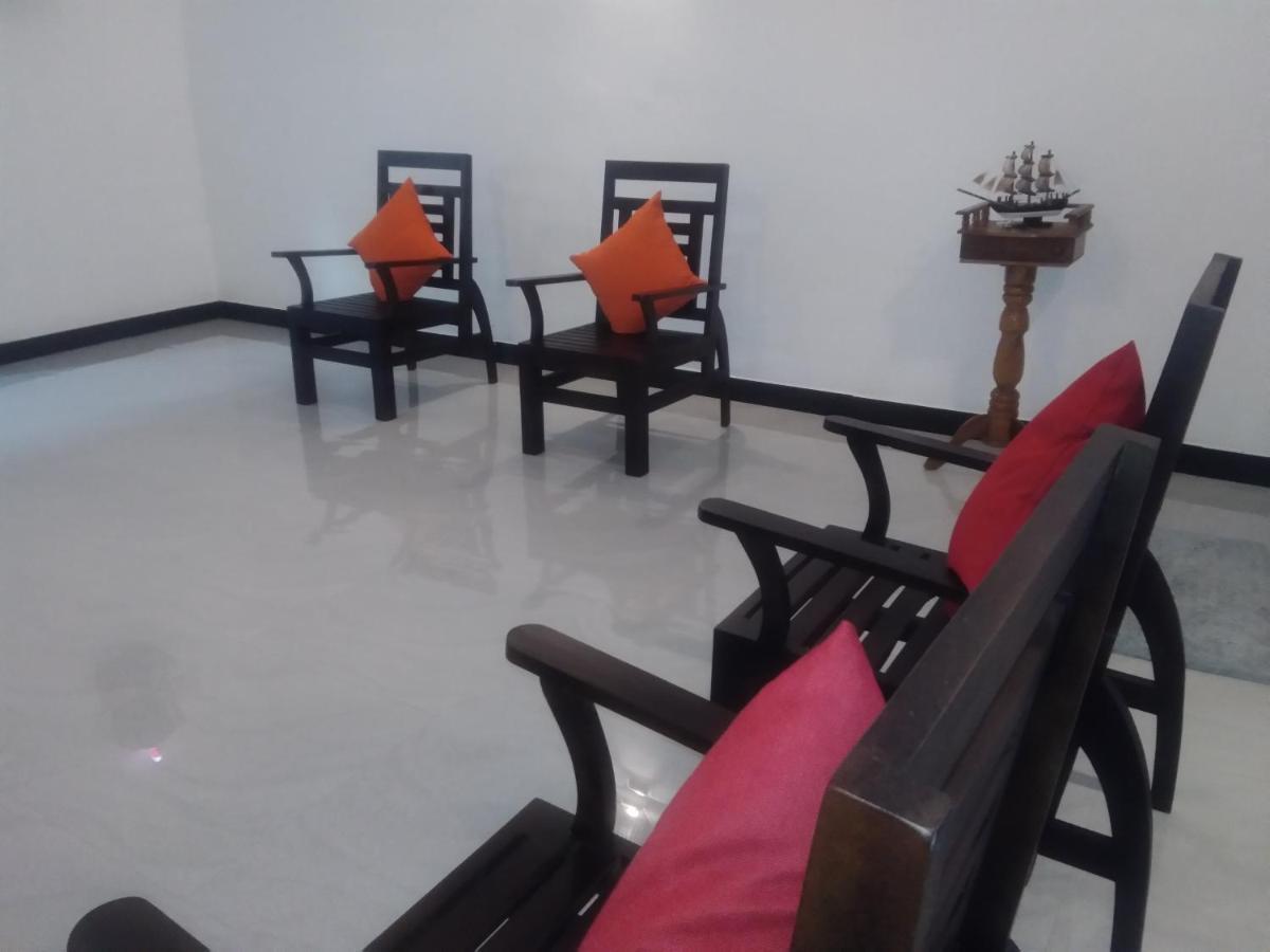 Queens Airport Residence Negombo Buitenkant foto